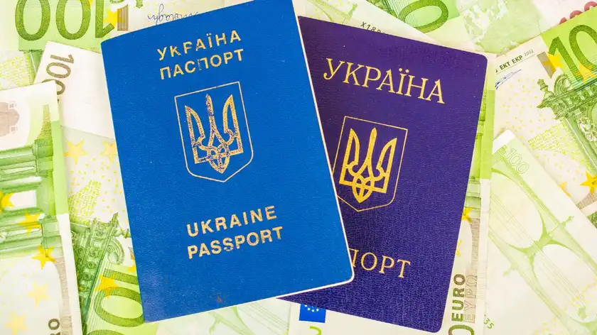 Українці за кордоном витрачають близько 35 мільйонів доларів щодня