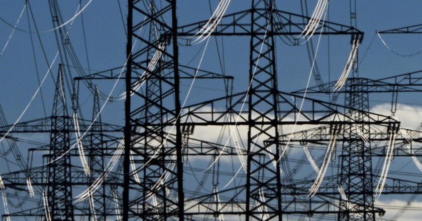 В Україні зафіксували значне зростання споживання електроенергії: громадян просять економити