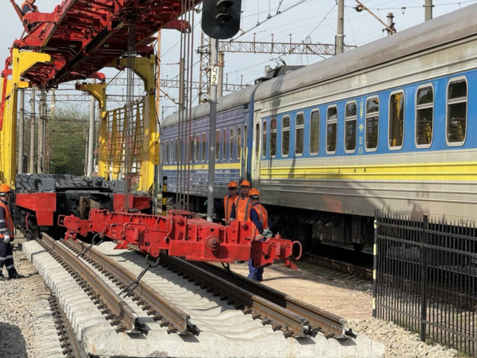 “Укрзалізниця” будує європейську колію між Чопом та Ужгородом