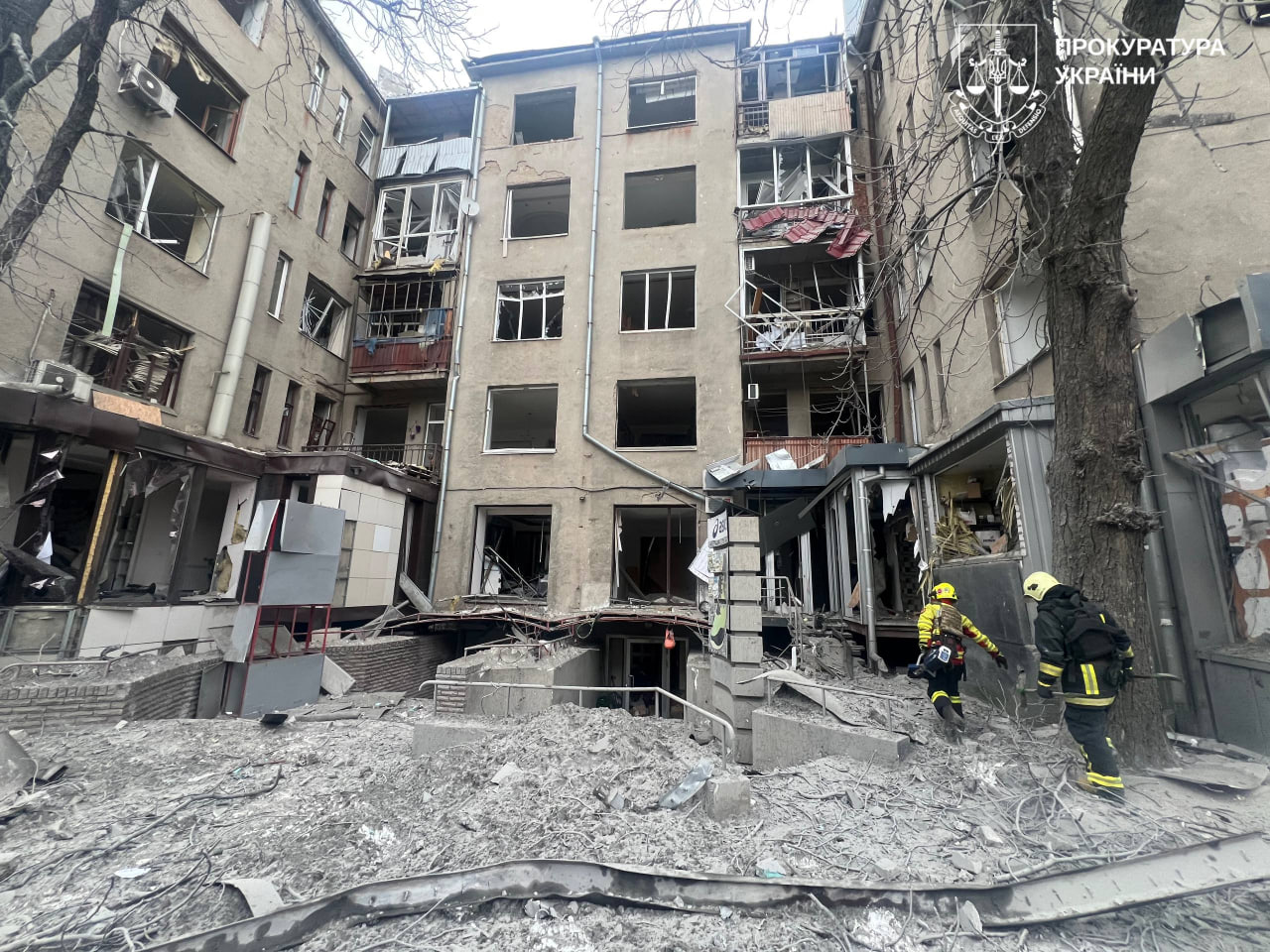 Удар по житловому кварталу Харкова: «Іскандери» зруйнували будинок, є загиблі та десятки поранених