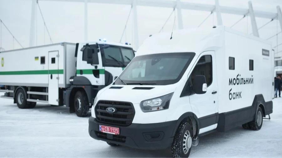 Угорщина поверне інкасаторські автомобілі Ощадбанку, але залишає вилучені гроші та золото
