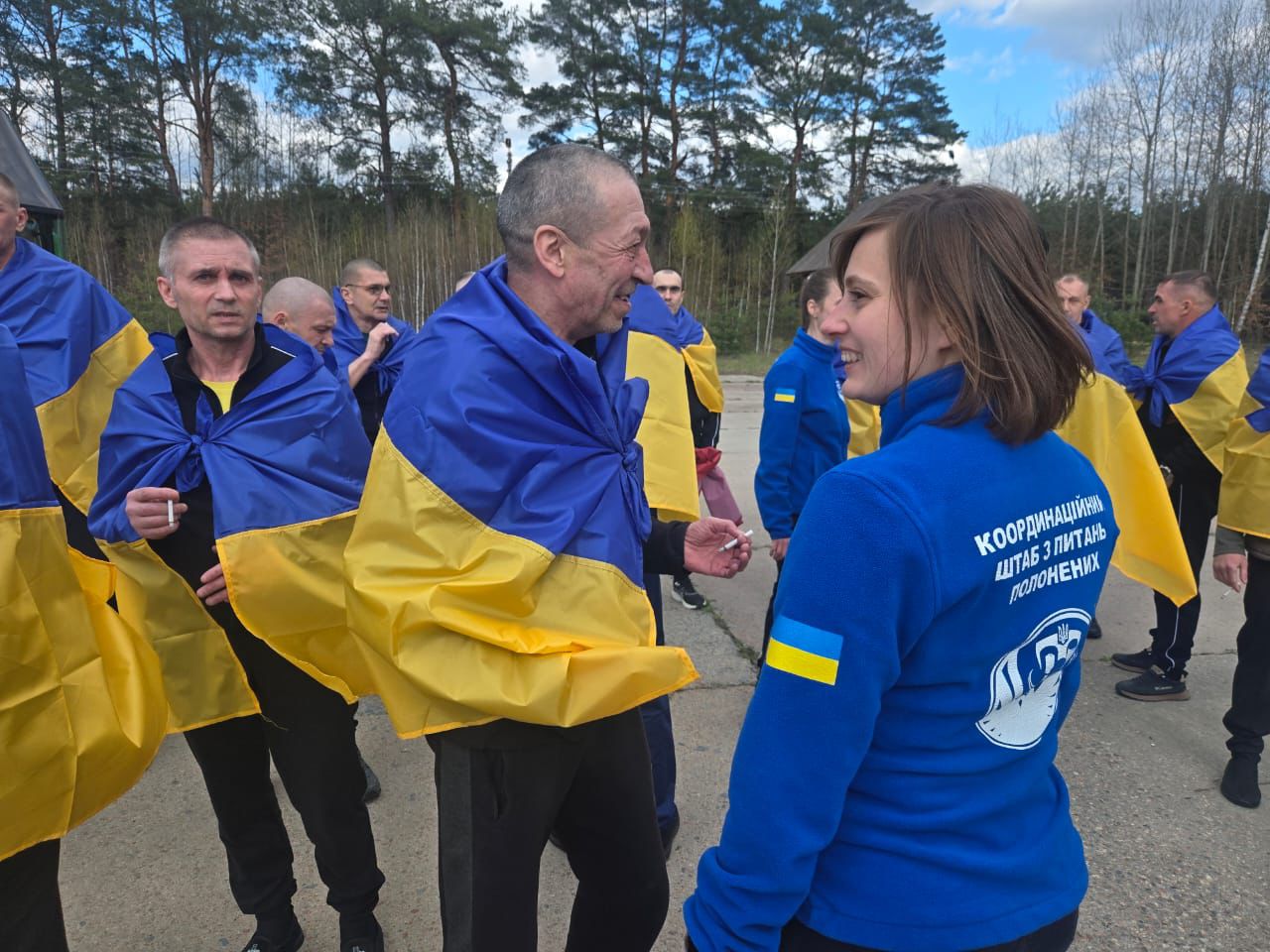 193 українських військових повернулися з полону: новий обмін і продовження боротьби за кожного
