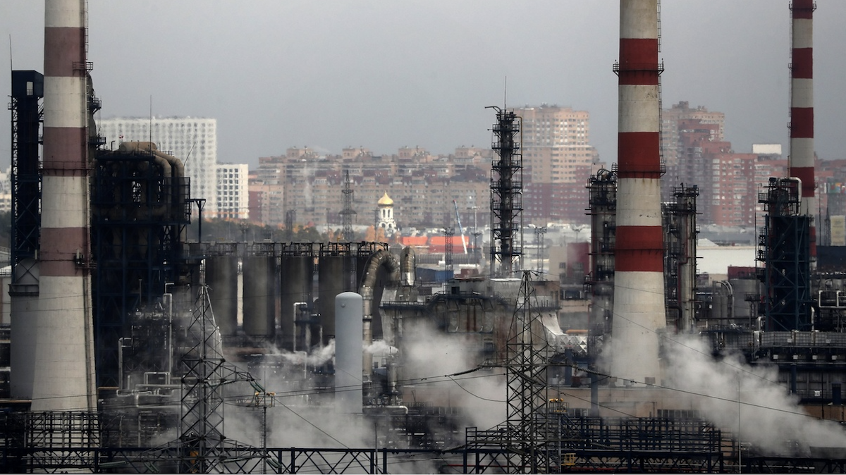 Нафтопереробка в Росії