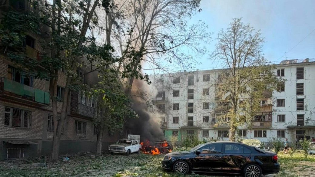 Запоріжжя під ударами КАБів: горіли автомобілі, пошкоджені будинки, серед поранених — дитина