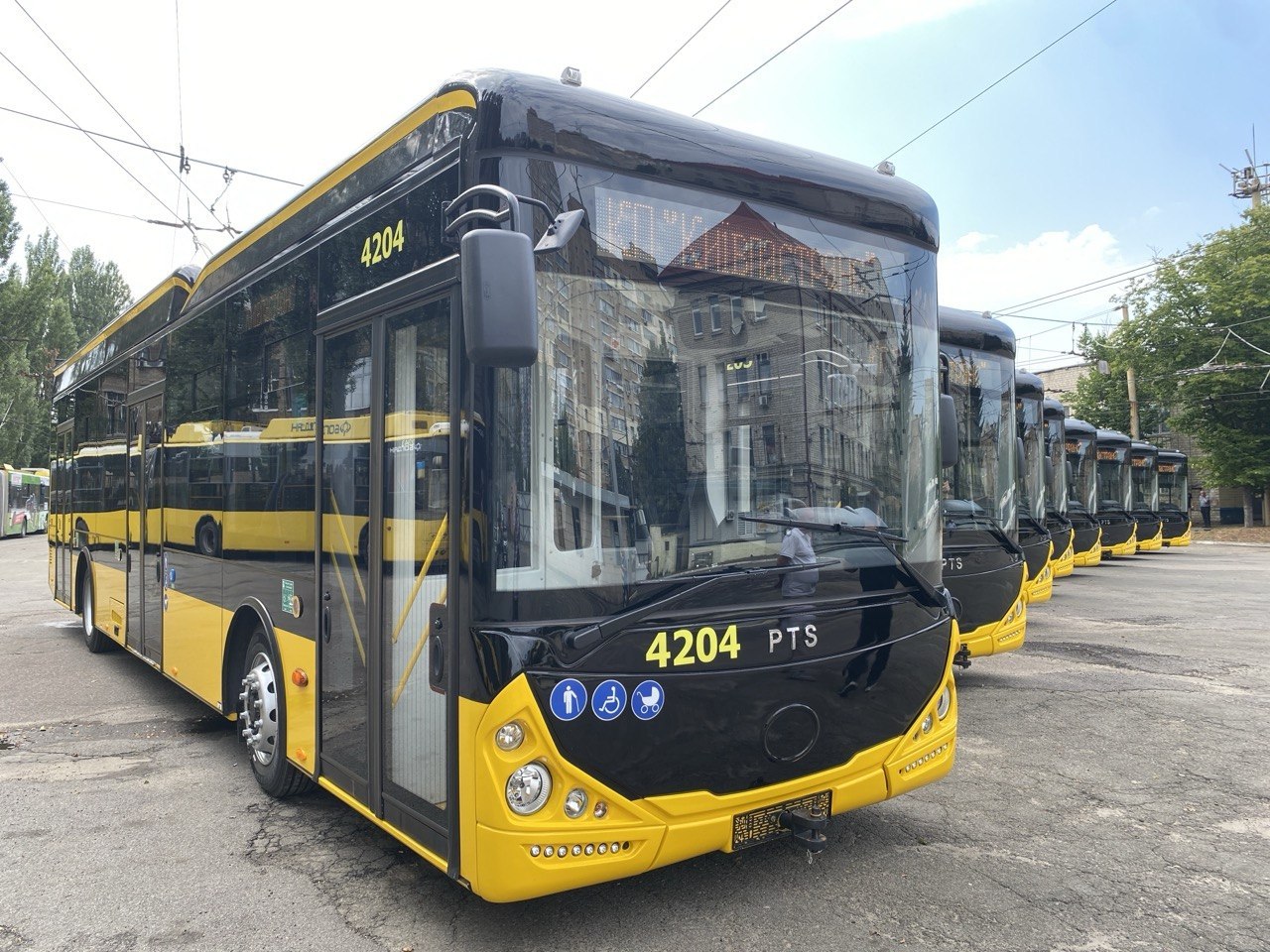 Нові тролейбуси в Києві не збільшили кількість транспорту на маршрутах — активісти