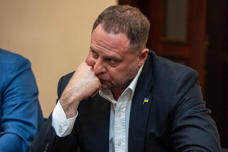 Суд розширив Єрмаку географію пересування: ексголова ОП зможе їздити у вісім областей України